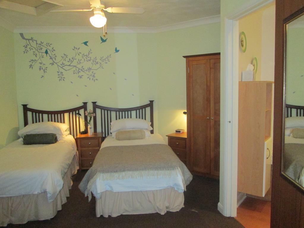 Crossways House Bed And Breakfast East Cowes Room photo