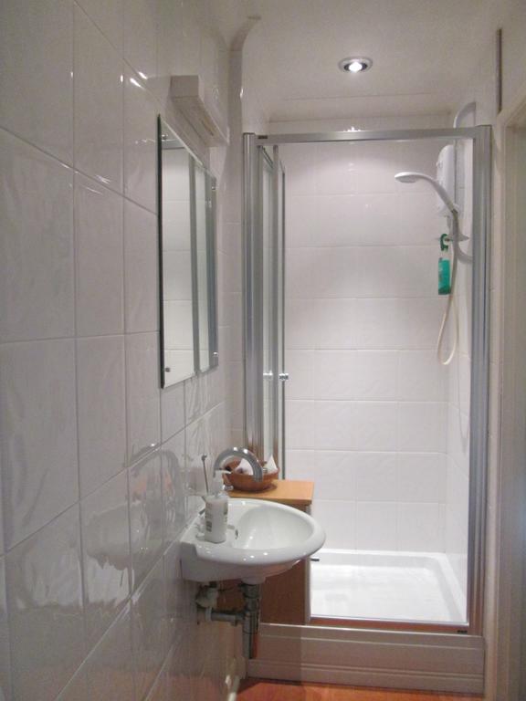 Crossways House Bed And Breakfast East Cowes Room photo